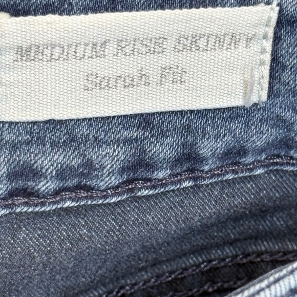 Guess | Medium Rise Skinny Sarah Fit Jeans - Picture 11 of 16